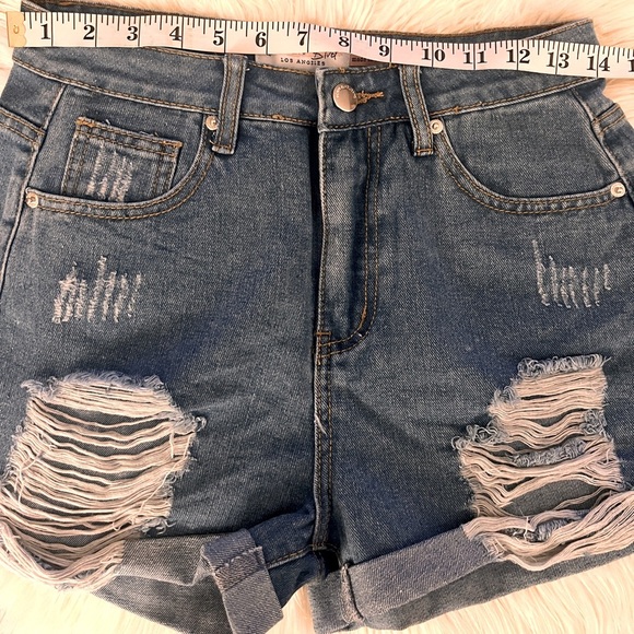 Denim Blvd. By Los Angeles woman’s ripped shorts.  size Small - Picture 11 of 11